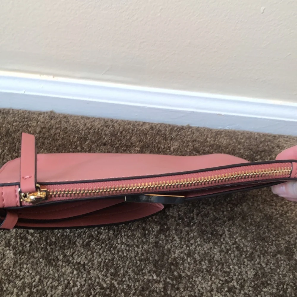 Pink Nine West wristlet bag - Picture 3 of 5